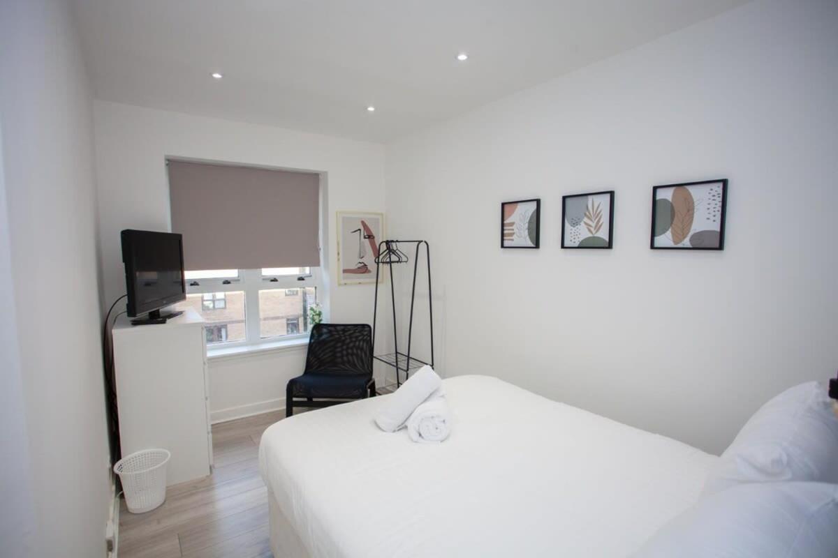 Bright Central Flat With Balcony And Free Parking Glasgow Exterior photo