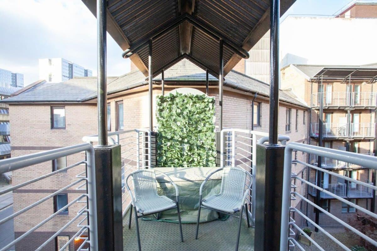 Bright Central Flat With Balcony And Free Parking Glasgow Exterior photo